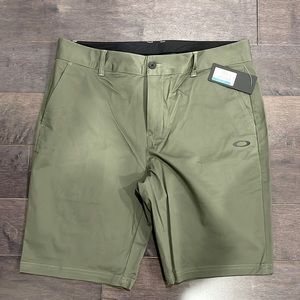 NWT Oakley Mens Shorts 🩳
